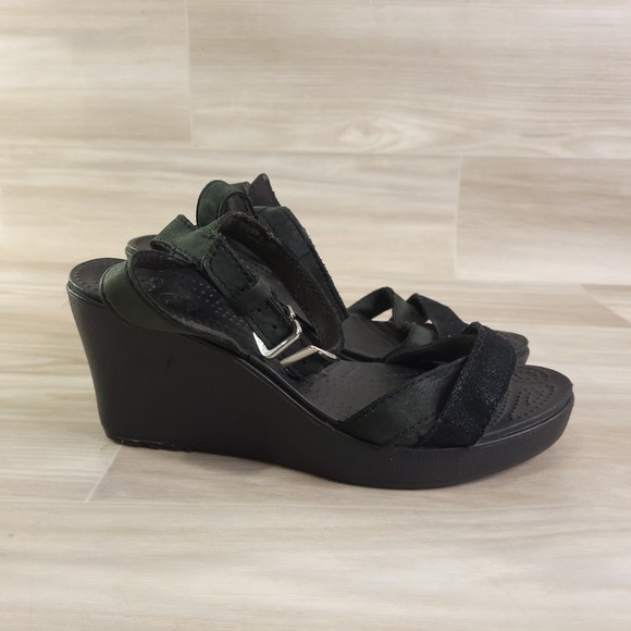 Crocs Womens Leigh II Sandals Shoes 7 Black Platform Strappy Wedge Heel Comfort - Picture 1 of 12